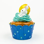 Roz Rabbit on Cupcake